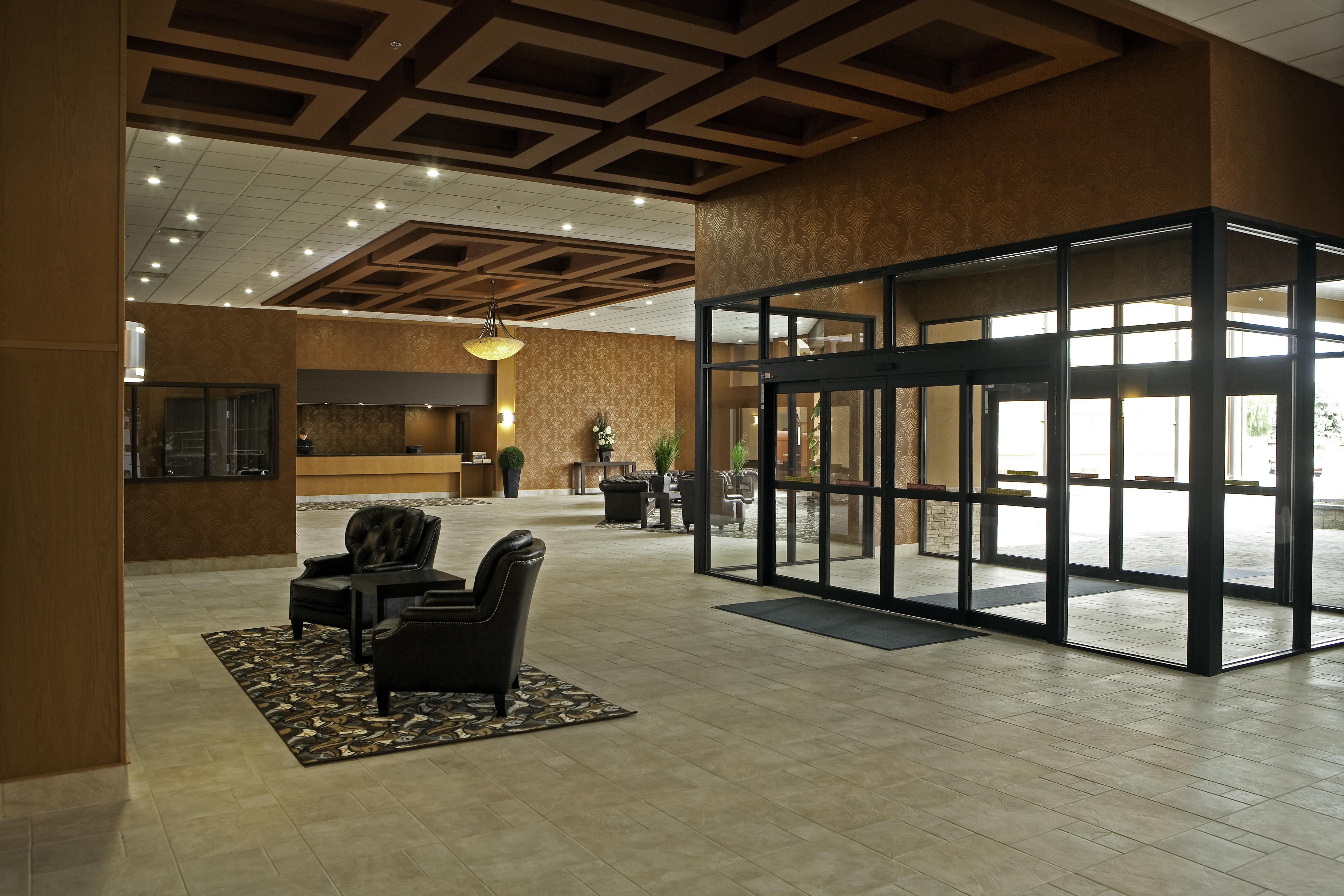 Coast Lethbridge Hotel & Conference Centre Esterno foto