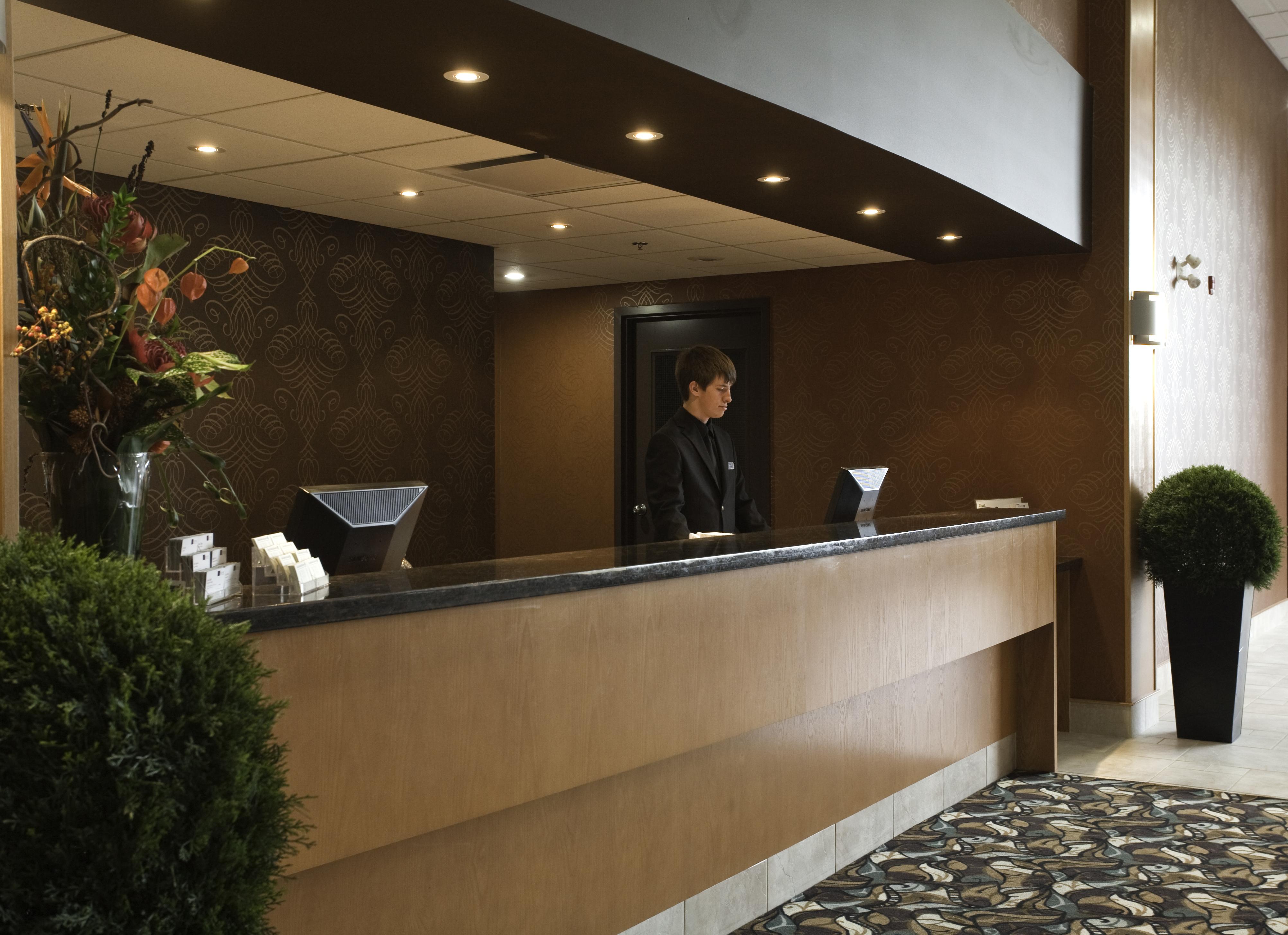 Coast Lethbridge Hotel & Conference Centre Esterno foto