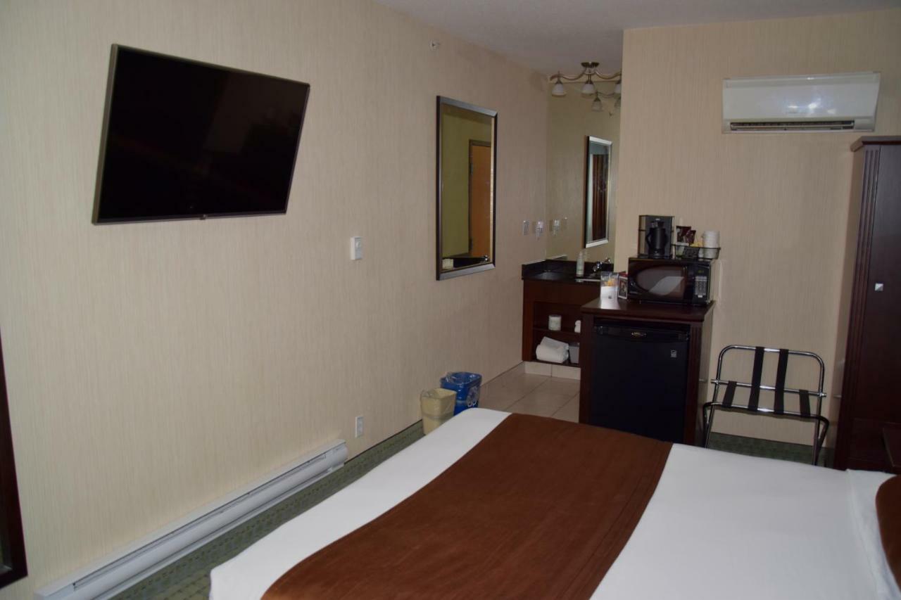 Coast Lethbridge Hotel & Conference Centre Esterno foto