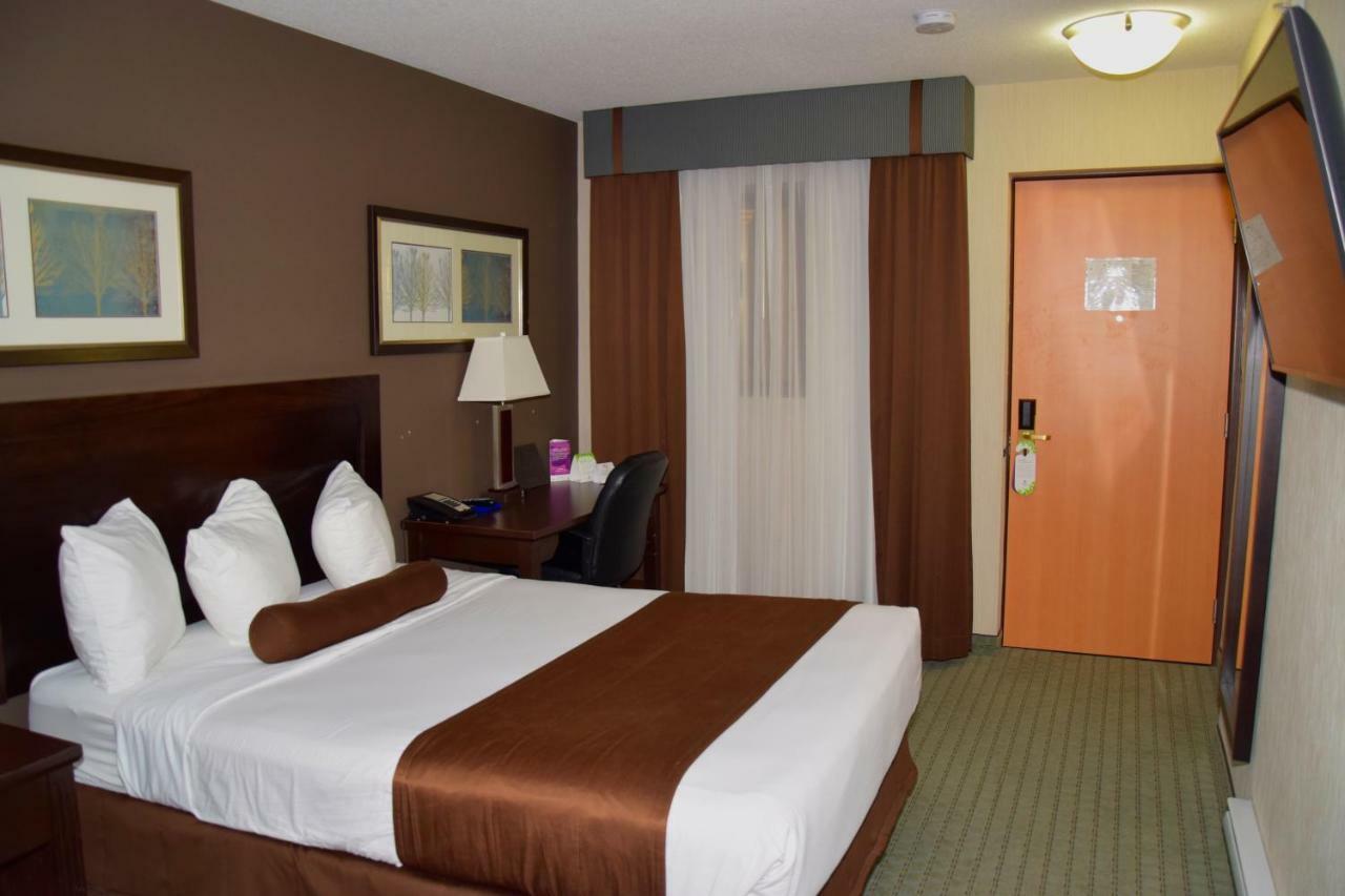 Coast Lethbridge Hotel & Conference Centre Esterno foto