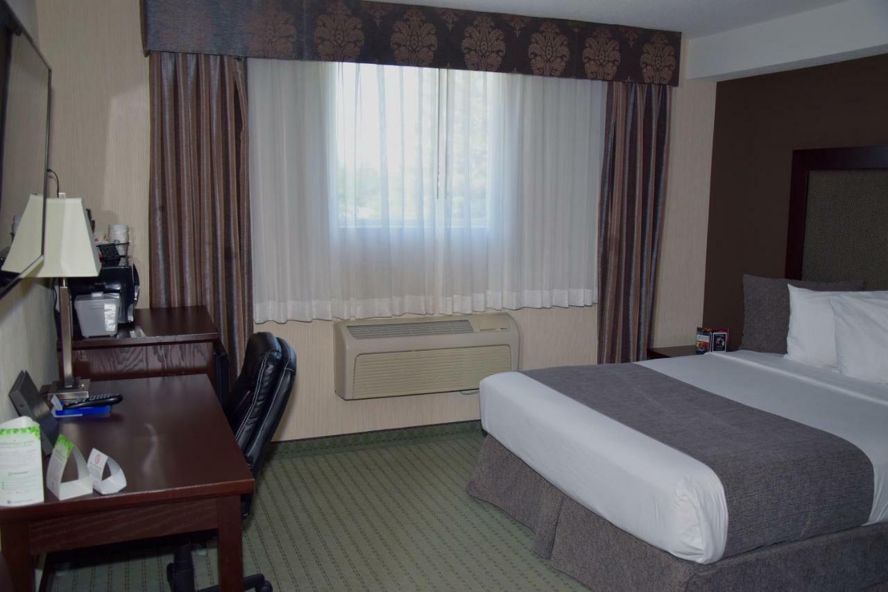 Coast Lethbridge Hotel & Conference Centre Esterno foto