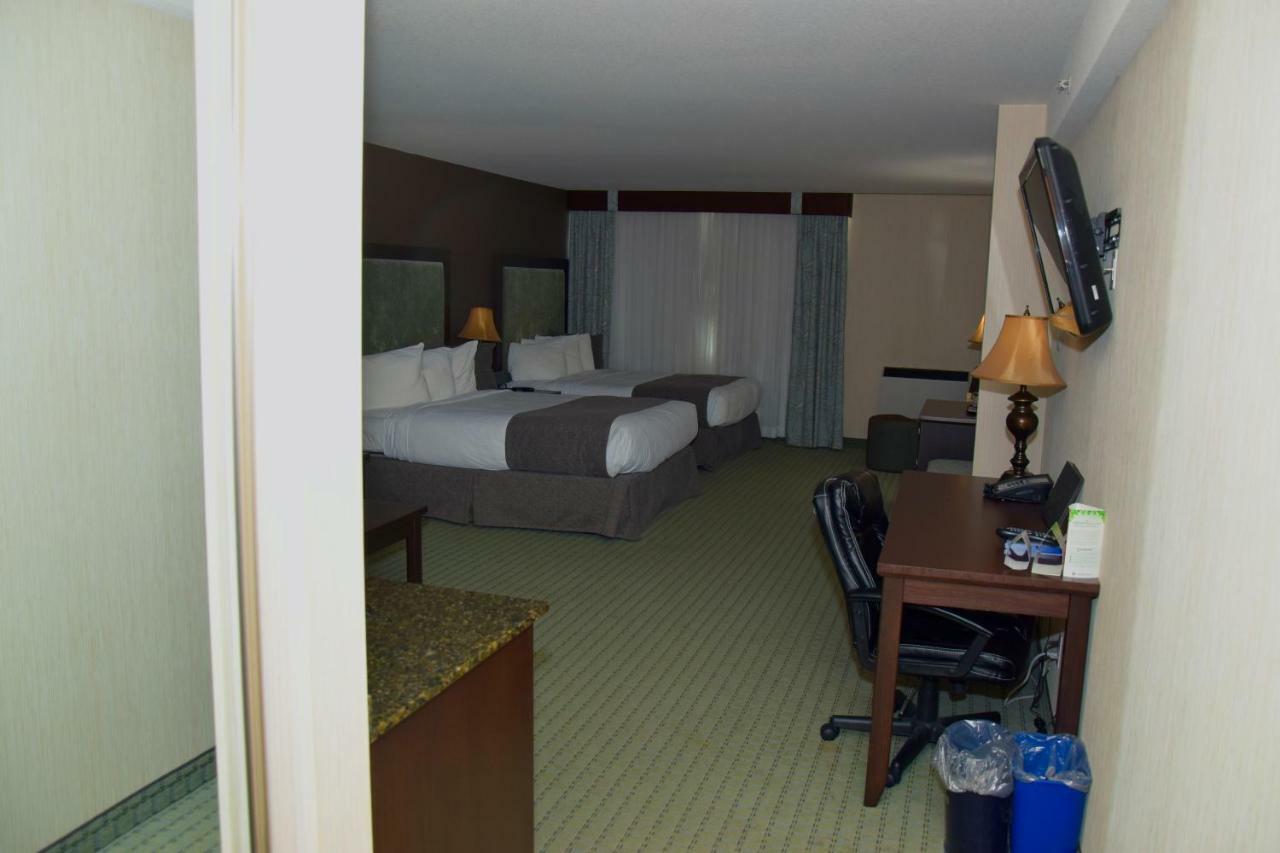 Coast Lethbridge Hotel & Conference Centre Esterno foto