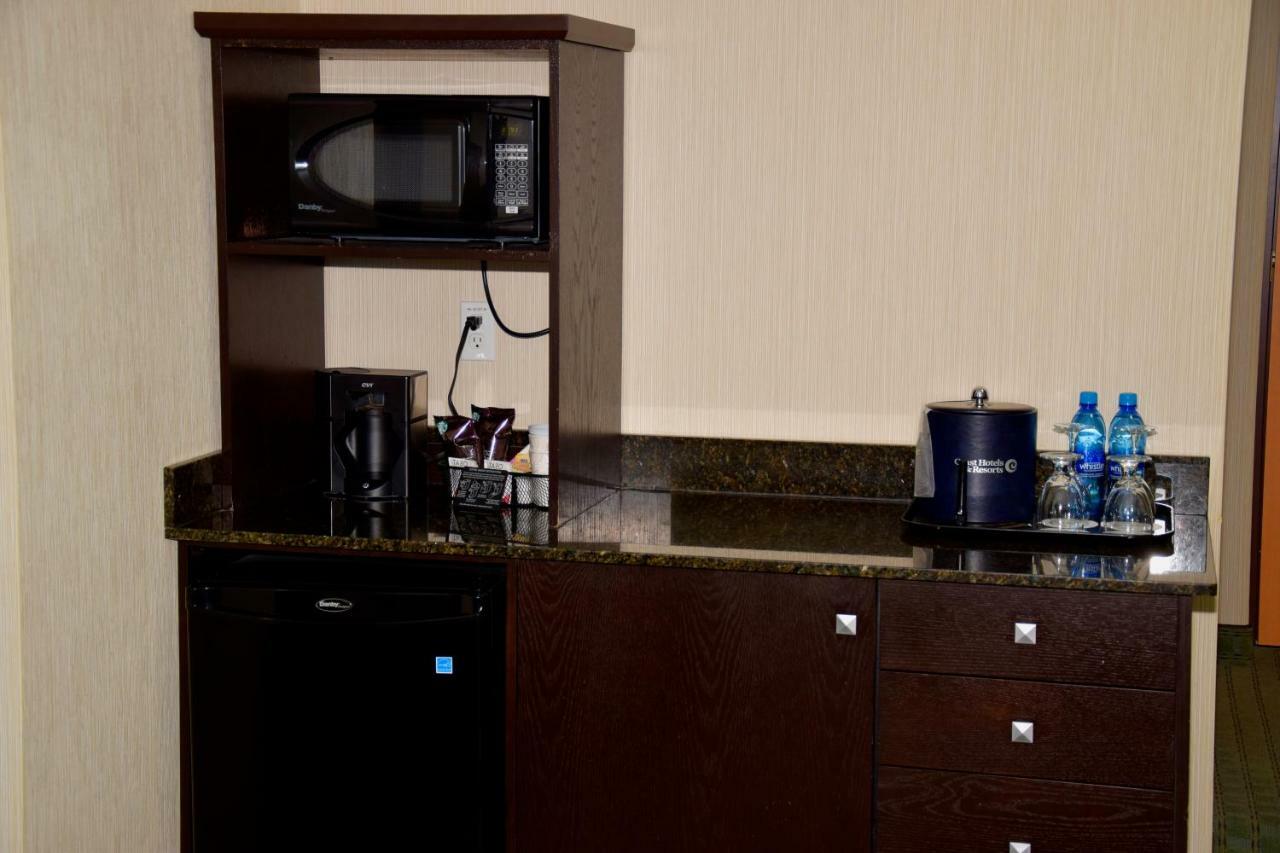 Coast Lethbridge Hotel & Conference Centre Esterno foto