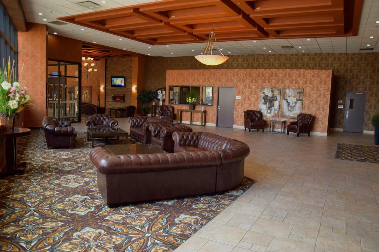 Coast Lethbridge Hotel & Conference Centre Esterno foto